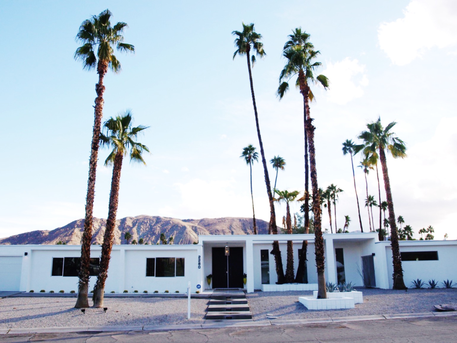 Thomboy Properties on Palm Springs New (Real Estate) Porn – Modern,  Architecture, Design, Experiences