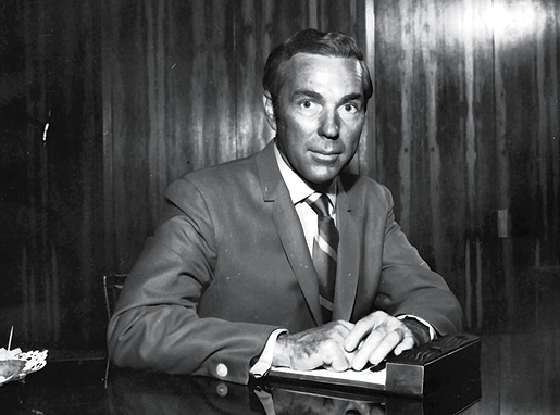 Arthur Elrod in his Southridge home via Palm Springs Life, George Acquino/Palm Springs Historical Society