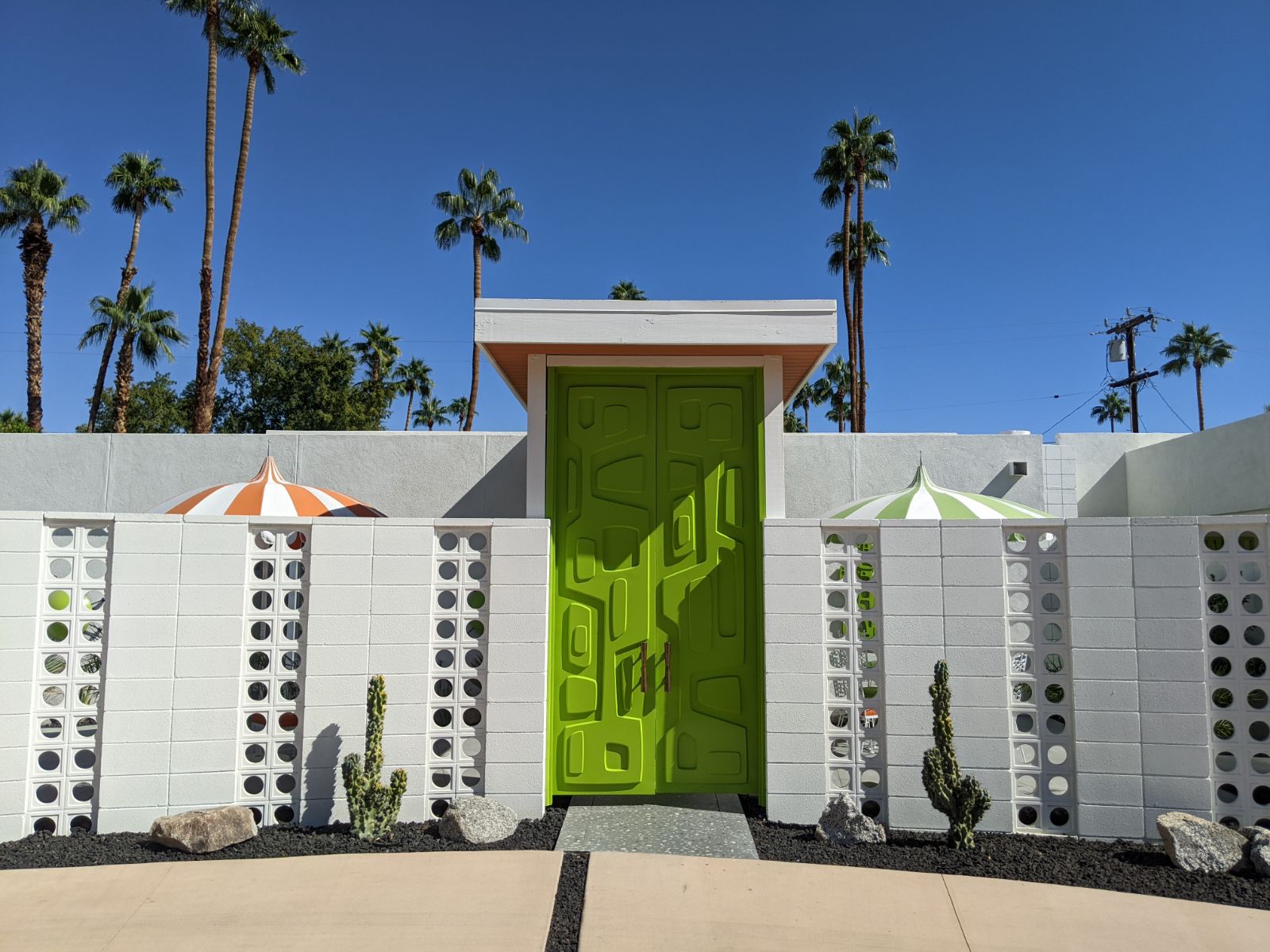 Palm Springs, California: Modernist Glam and Outdoor Excitement